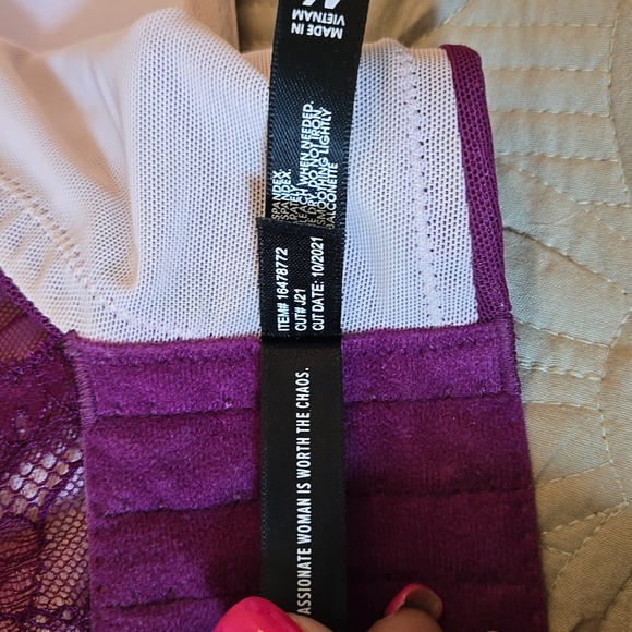 Torrid Lace Lightly Lined Balconette Bra - Size 46DDD - Picture 5 of 6